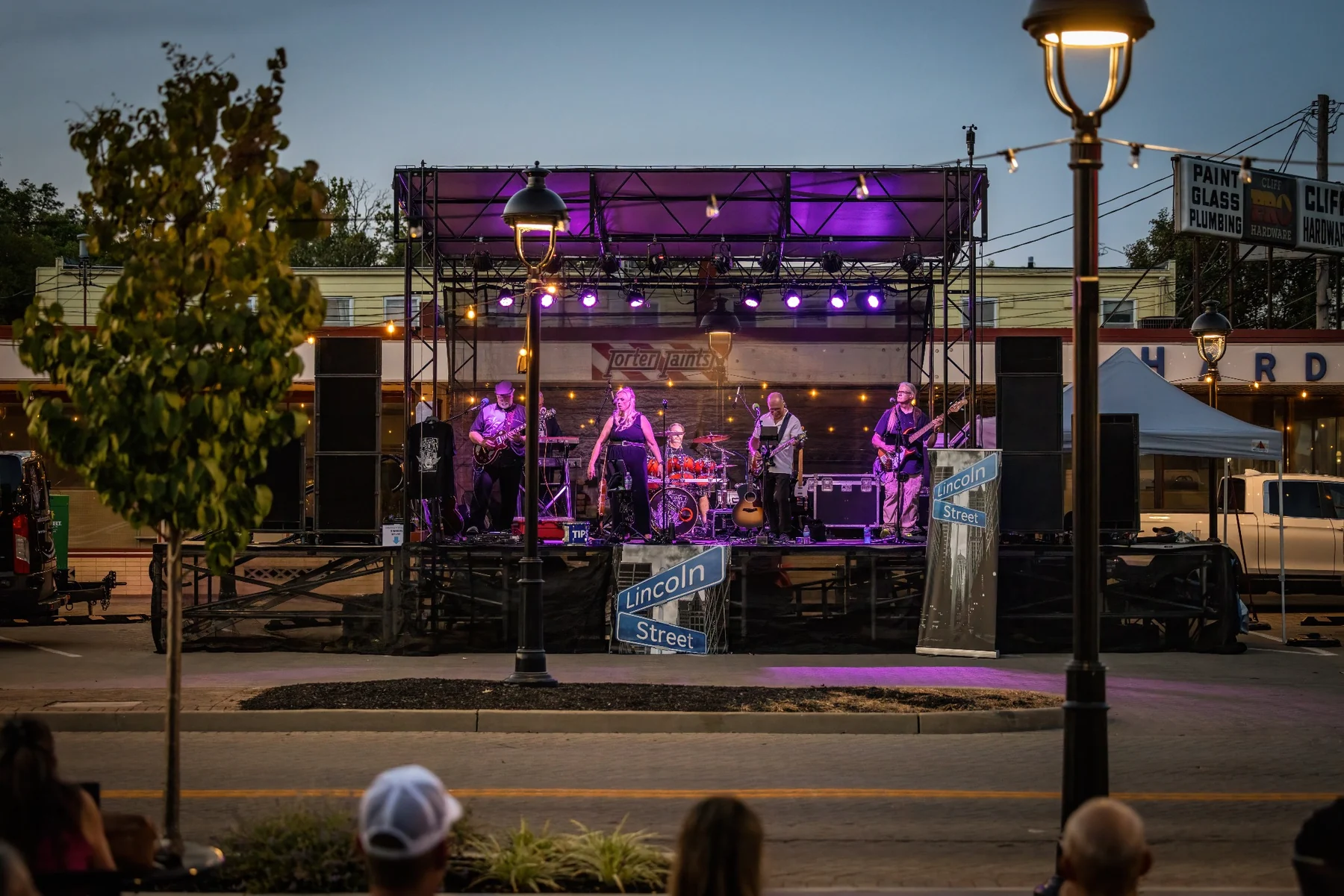 Lincoln Street Band live performance photo 2